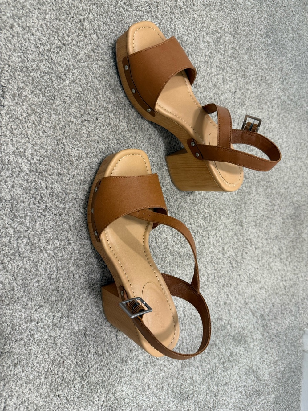 Universal Thread Tan Platform Block Heel Sandal with Stud Accents - Picture 7 of 9